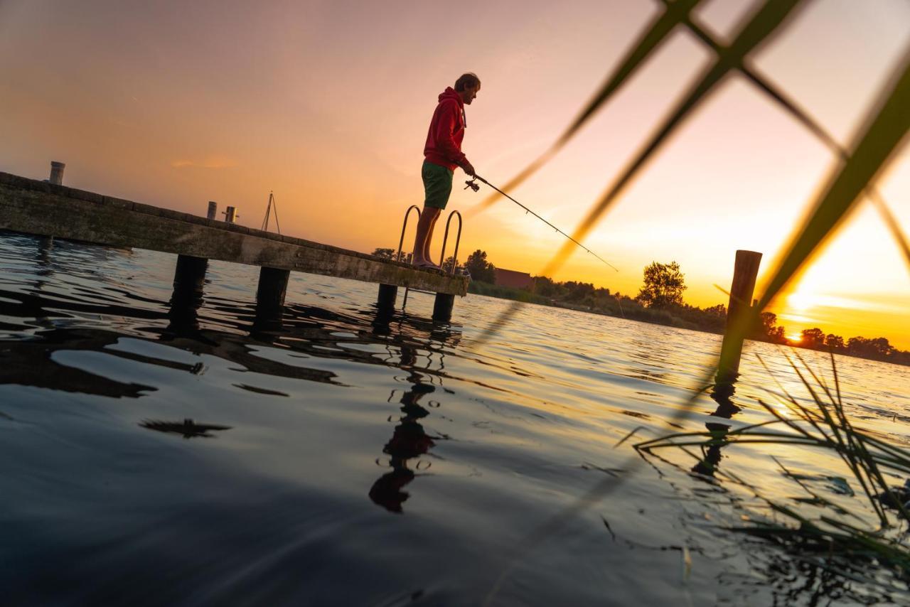 Pean-Buiten Waterlodges Nes  Luaran gambar