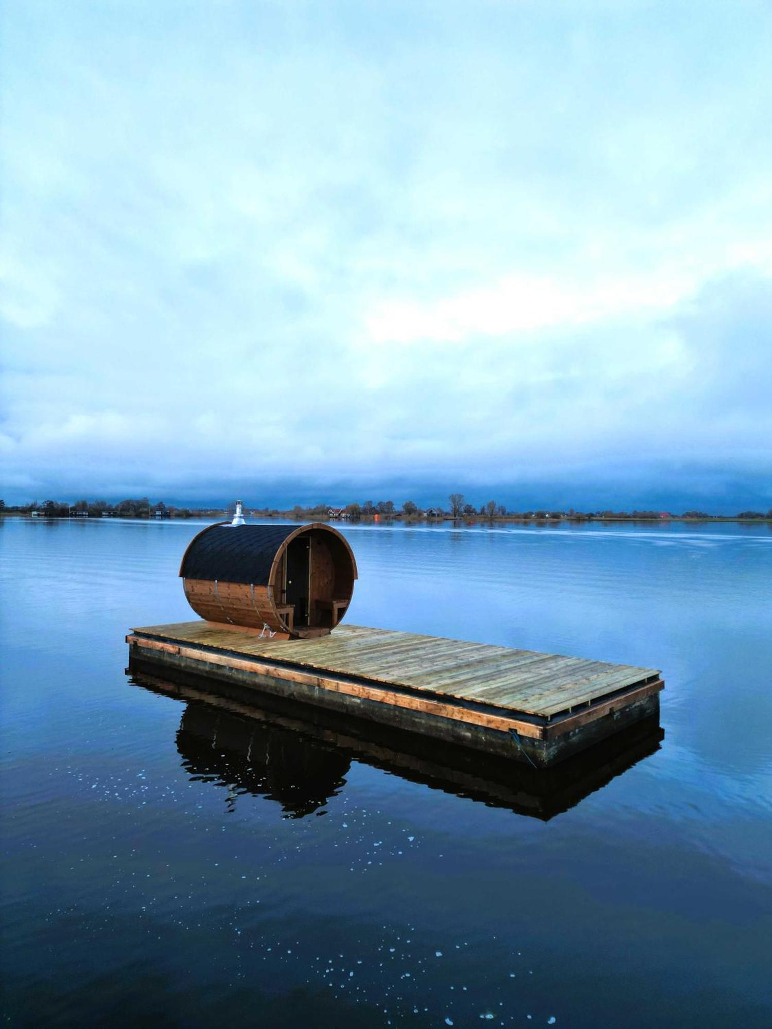 Pean-Buiten Waterlodges Nes  Luaran gambar