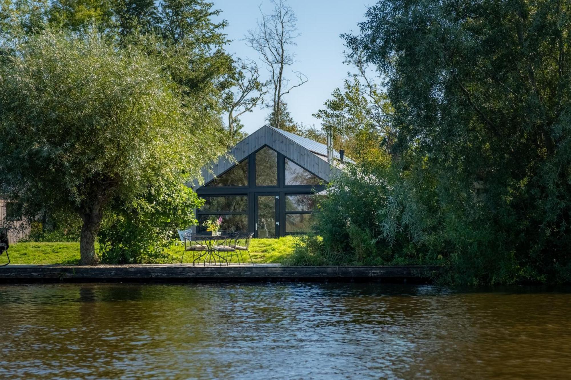 Pean-Buiten Waterlodges Nes  Luaran gambar